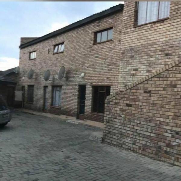Apartment / Flat For Rent in Manzilpark, Klerksdorp